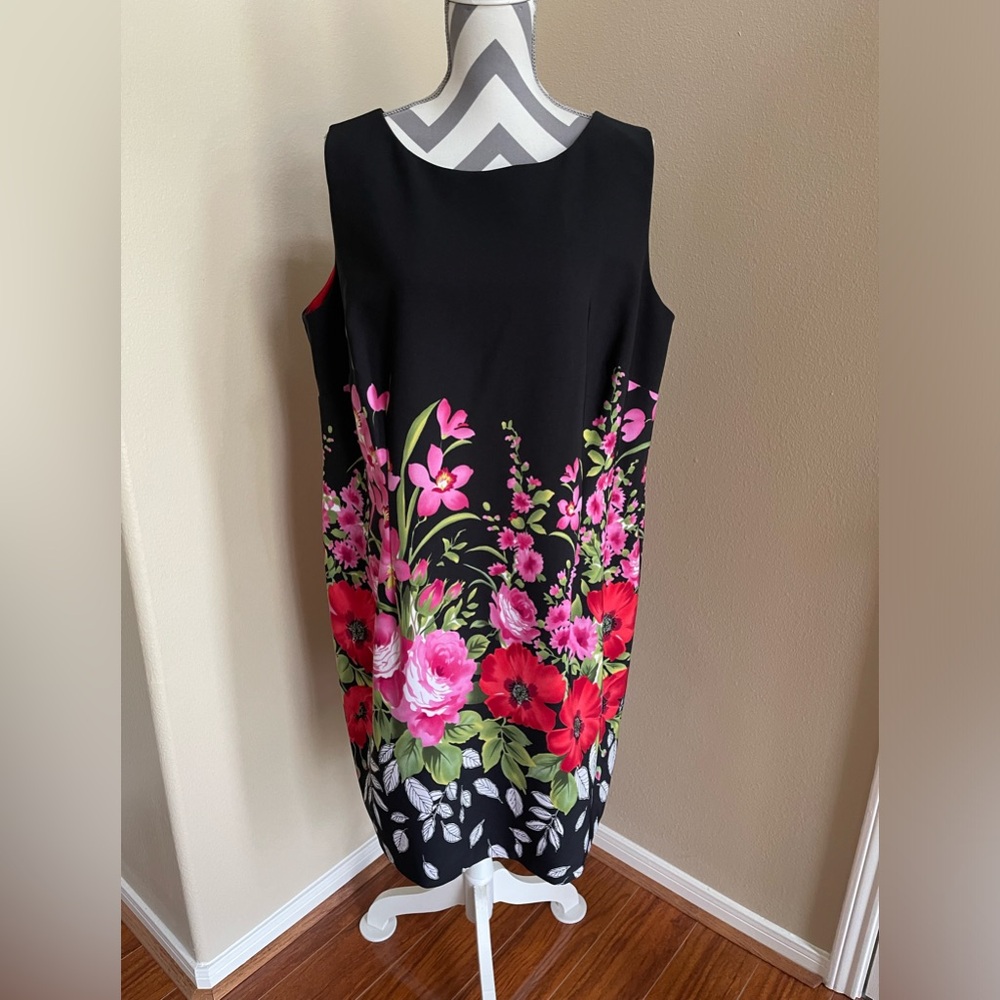 Connected Woman Sleeveless Dress - Black with Beautiful Flowers - Size: 18W